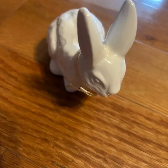 Bundle of 6 Easter decorations. NWT plush bunny rabbit. Avon egg tin. 5 ceramics - Picture 3 of 11